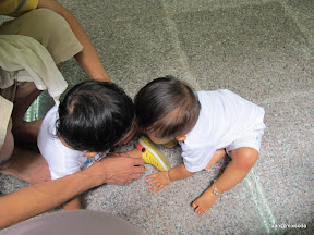 พู่กันเที่ยววัดกับพ่อแม่