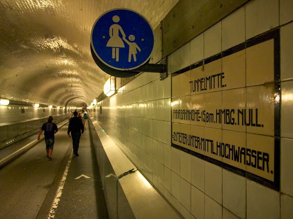 Hamburg Tour im September 2013 alter Elbtunnel
