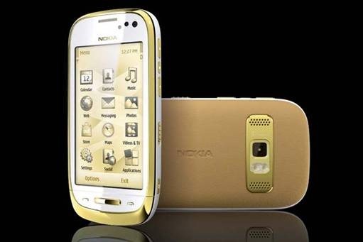 [Nokia%2520Oro%2520Review%2520%2520Limited%2520Edition%2520Smart%2520Phone%255B3%255D.jpg]