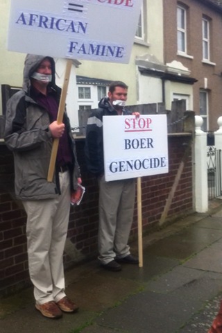 [BOERS%2520IN%2520EXILE%25203%2520DEMO%2520MAY%2520LONDON%255B7%255D.jpg]