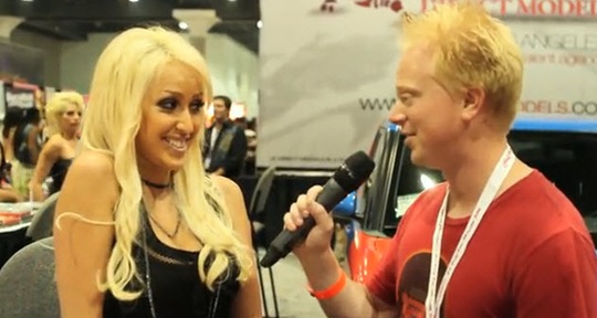 [trolling%2520at%2520a%2520porn%2520expo%255B3%255D.jpg]