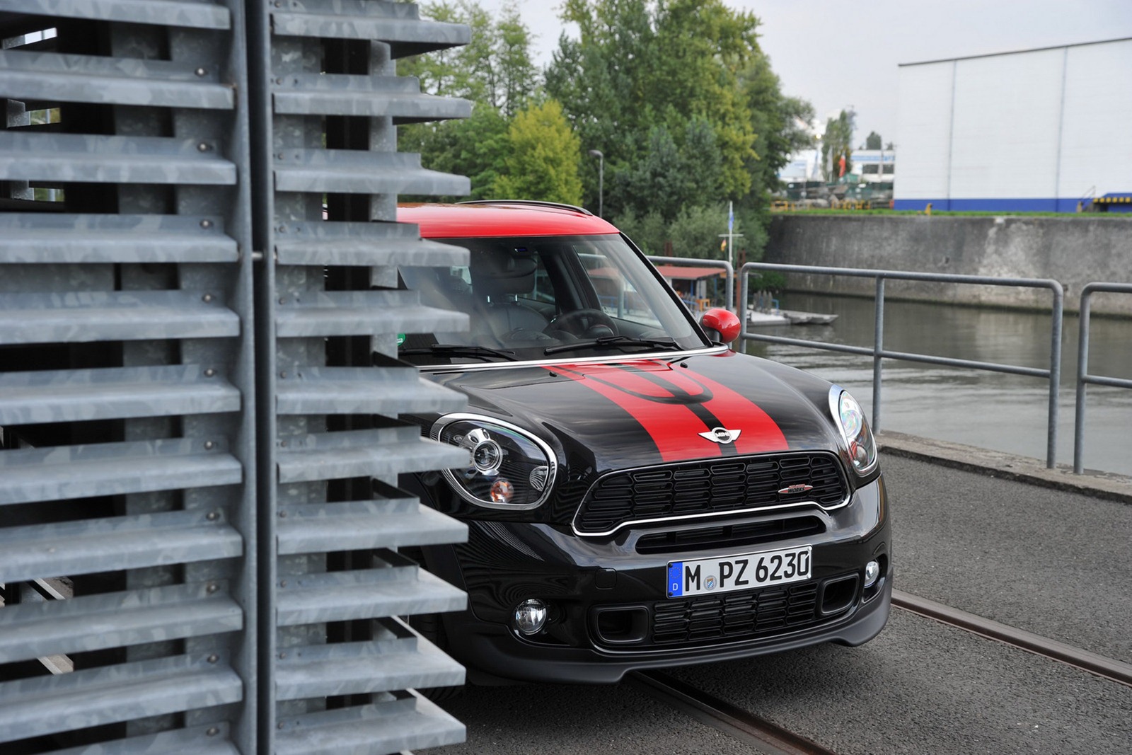 [2013-Mini-Countryman-JCW-28%255B2%255D.jpg]