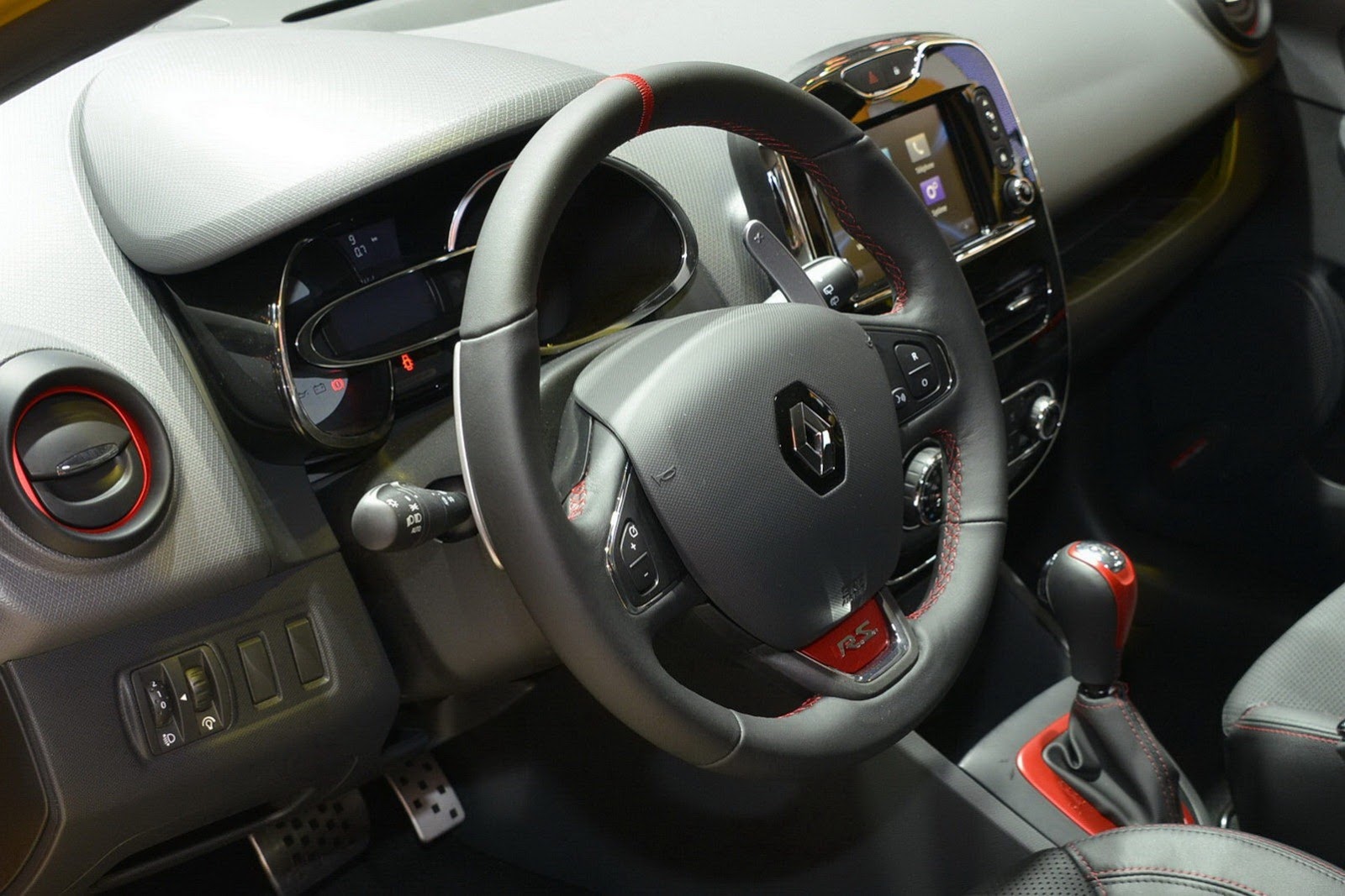 [Renault-Clio-RS-9%255B2%255D.jpg]