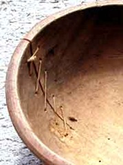 Ciotola legno riparata da padre Luigi Einaudi a Carrù Ciotola legno riparata da padre Luigi Einaudi a Carrù