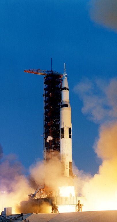 [Apollo%252013%2520liftoff%255B120%255D.jpg]