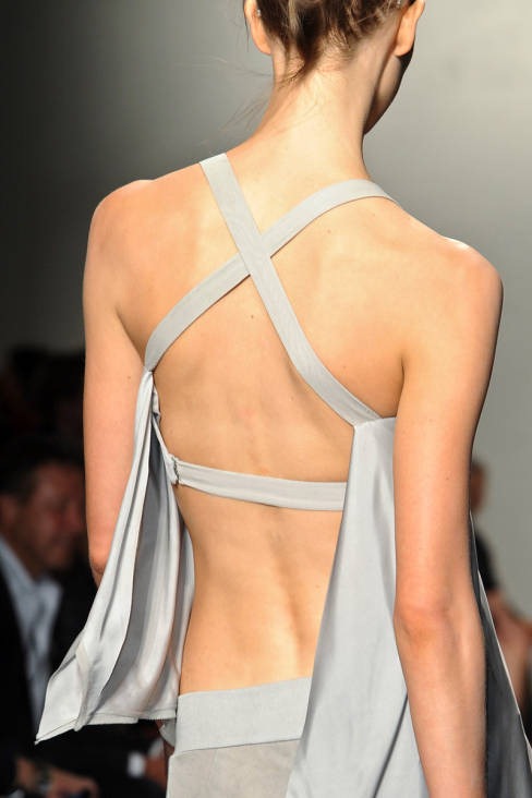 [elle-donna-karan-spring-2013-rtw-13-de-lg%255B8%255D.jpg]