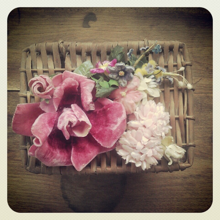 [french%2520basket%2520with%2520flowers%255B3%255D.jpg]
