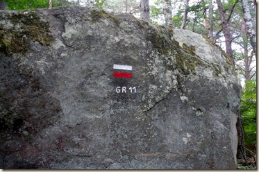 GR 11 sur rocher-001 GR 11 sur rocher-001