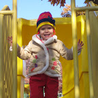 Spielplatz- Simona will gleich rutschen.JPG