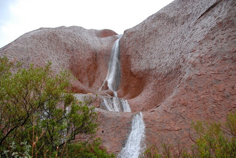 uluru-waterfalls-7 uluru-waterfalls-7