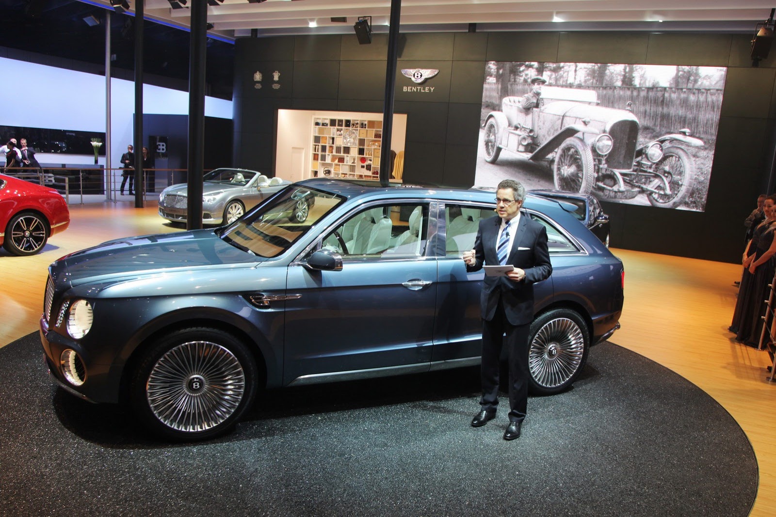 [Bentley-EXP-9-F-7%255B2%255D.jpg]