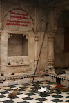 Hindu Holy Rat Temple, India 099.JPG