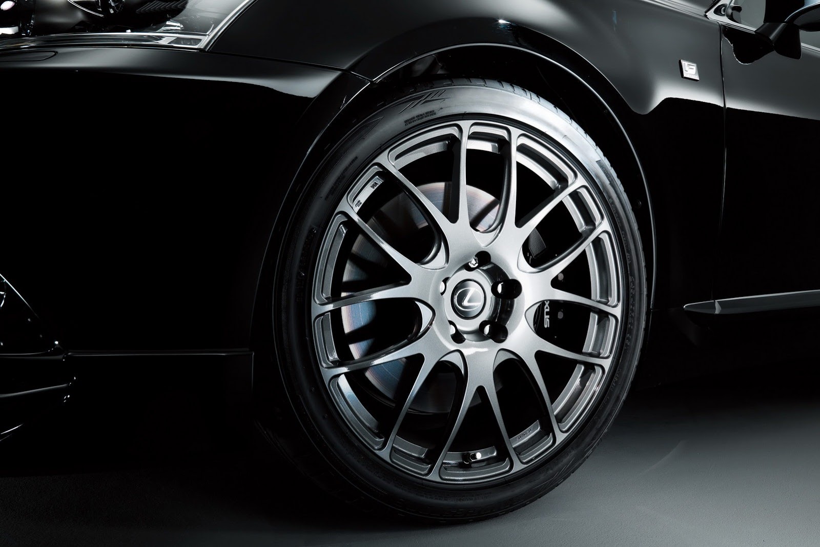 [2013-Lexus-LS-TRD-6CarScoop%255B3%255D.jpg]