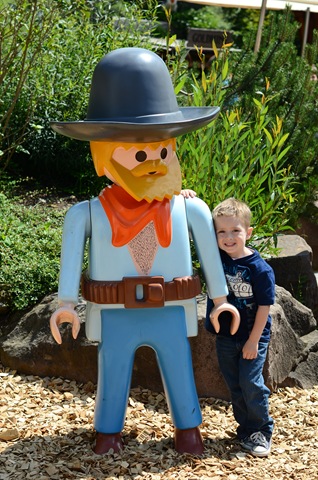 [Luke%2520cowboy.jpg]
