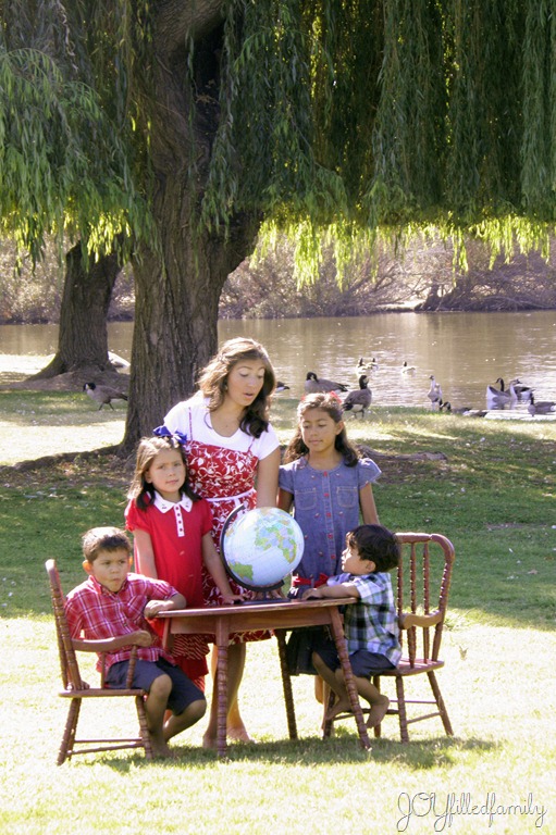 [kids%2520on%2520table%25204x6%2520harry%252069.jpg]