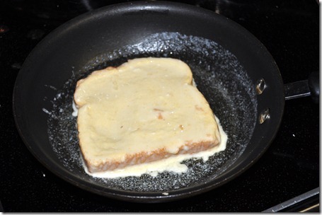 making french toast (15)