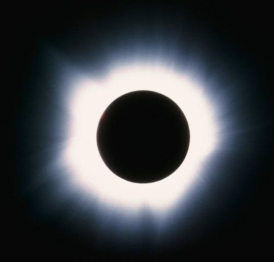 [SOLAR%2520ECLIPSE%2520002%255B5%255D.jpg]
