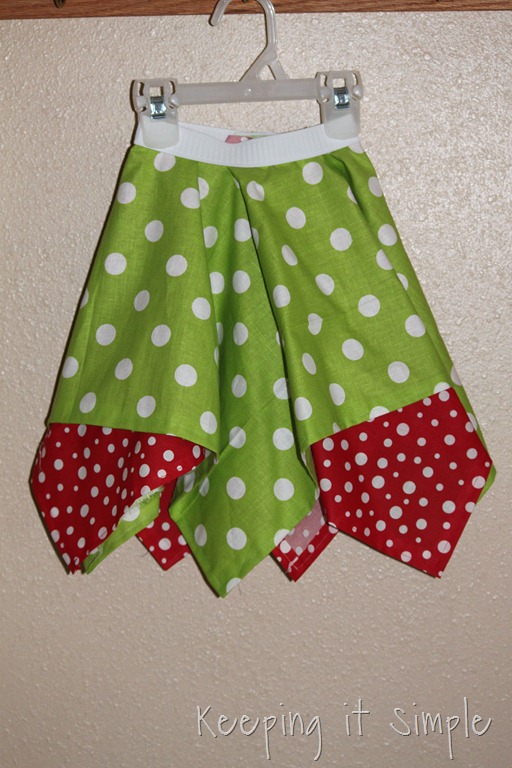 [square%2520circle%2520Christmas%2520skirt%2520%252810%2529%255B8%255D.jpg]