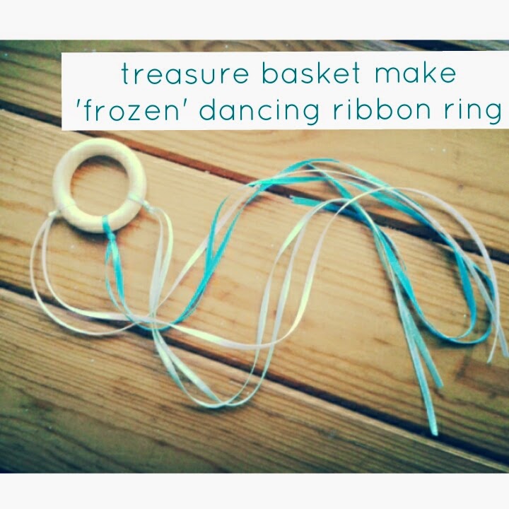 Frozen dancing ribbon ring