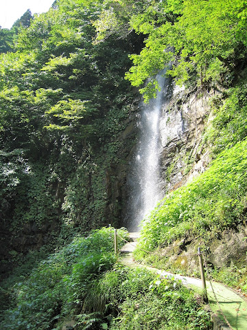常虹の滝(蛇歯見の滝)