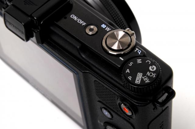 [Olympus-XZ-1-compact-digital-camera.2.png]
