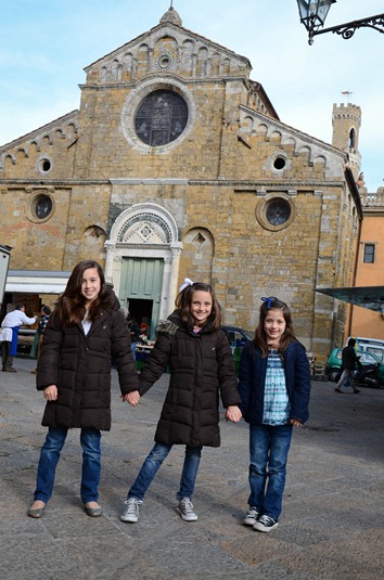 [Volterra%2520church%2520girls%255B4%255D.jpg]