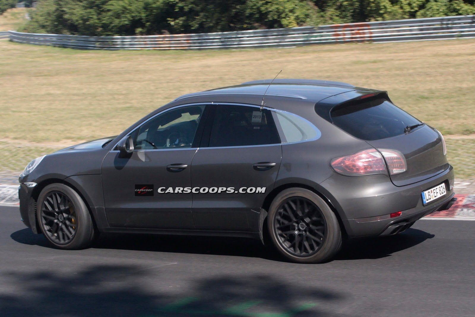 [2015-Porsche-Macan-3Carscoops%255B3%255D.jpg]