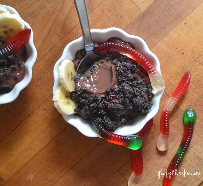 Chocolate Pudding Worms and Dirt - #puddinglove