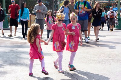 Tess Elise Soph walking