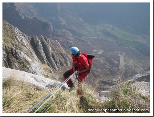 Via Intrusos 350m MD  7a  (6b A0 Oblig) (Alto Les Palanques, Picos de Europa) (Isra) 9099