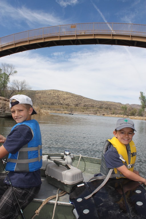 [lake-pategonia-0284.jpg]