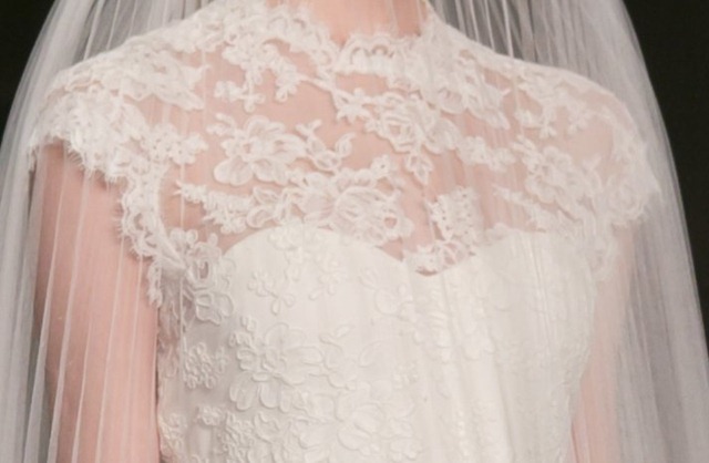 [lace-illusion-neckline-wedding-dress-reem-acra-fall-2013__full-carousel%255B3%255D.jpg]