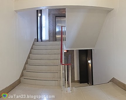 [where-to-stay-in-chiang-mai-sakulchai-place-elevator-with-stairs%255B4%255D.jpg]