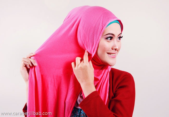 Cara memakai jilbab pahsmina kaos Cara memakai jilbab pahsmina kaos