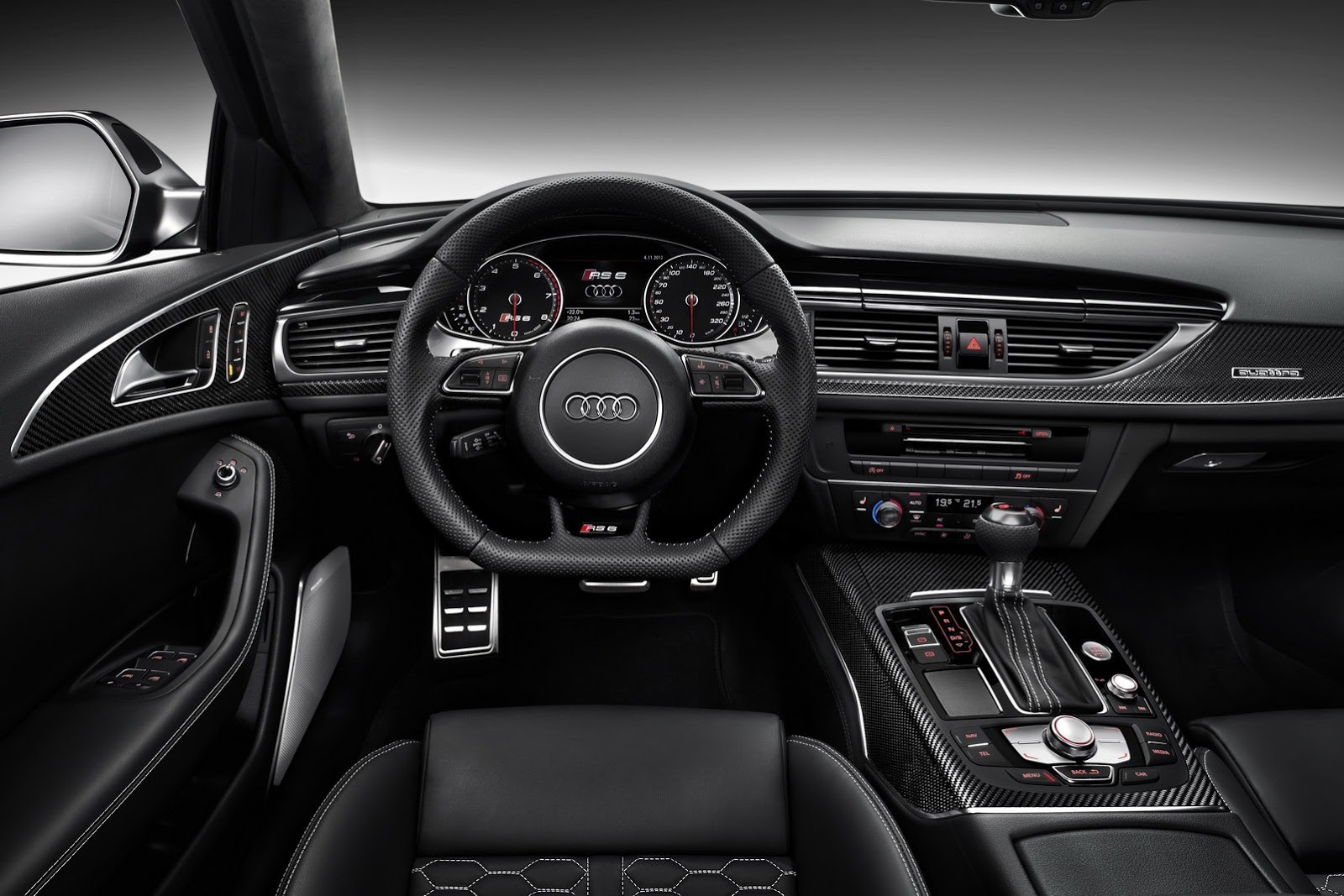 2014-Audi-RS6-Avant-17[2].jpg