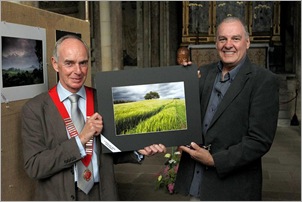 Annual Exhibition 2011. Richard Spiers (left), John Horner and the Ted Mansell Award winning picture