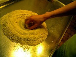 create_hole_in_flour.jpg
