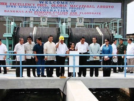 Inauguration of Bangkulasi Pumping Station and Floodgate in Navotas back in 2008 - JustAnotherPixel.net