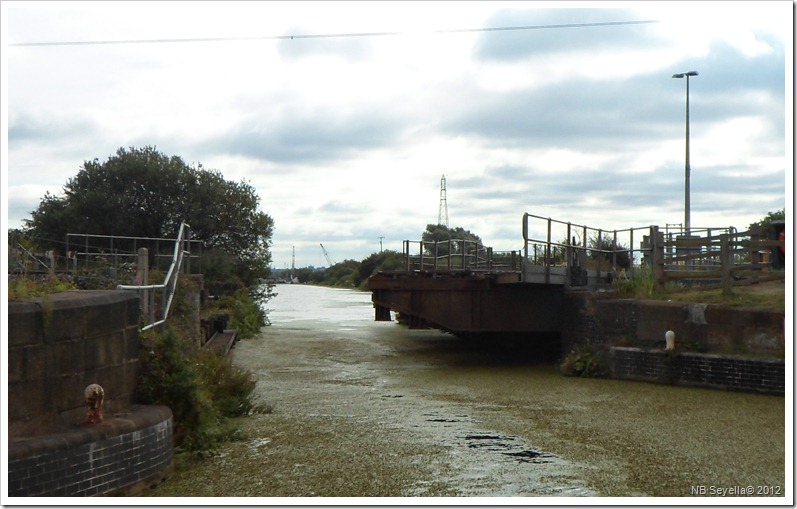 SAM_2848 Sliding railway bridge