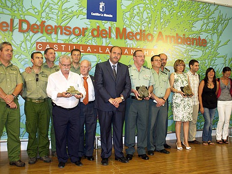[defensor%2520medio%2520ambiente%255B5%255D.jpg]