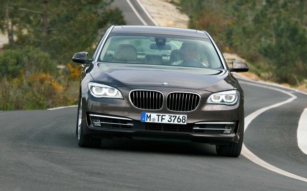 [2013-BMW-7-Series-Exterior-Rear%255B2%255D.jpg]