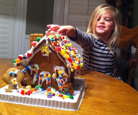 [gingerbread%2520house%255B5%255D.jpg]