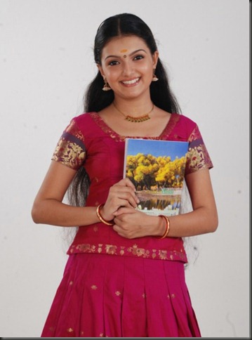 Actress Saranya Mohan in Arundhati Vettai Tamil Movie Photos