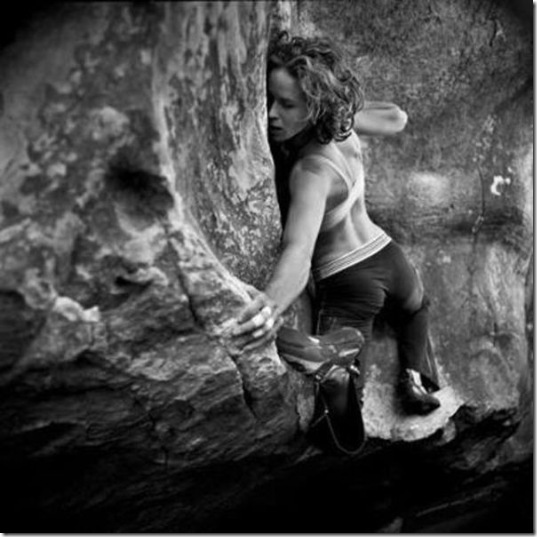 girls-rock-climbing-20
