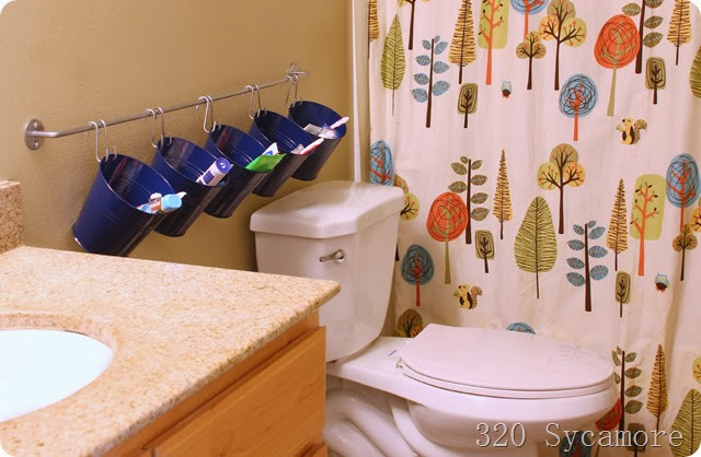 easy storage solution in the bathroom