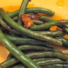 Green Beans With Browned Butter and Hazelnuts