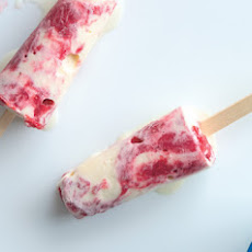Strawberry-Vanilla Swirled Frozen Pops