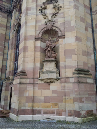 Statue an der Ludwigskirche