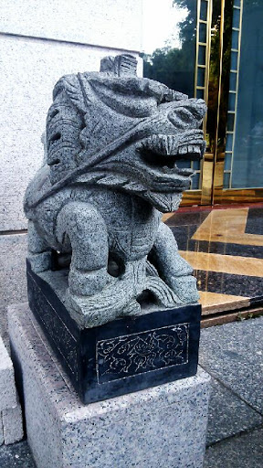 广场狮子.西二 Square Lion .West Two