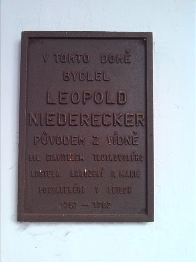 Zde bydlel Leopold Niederecker